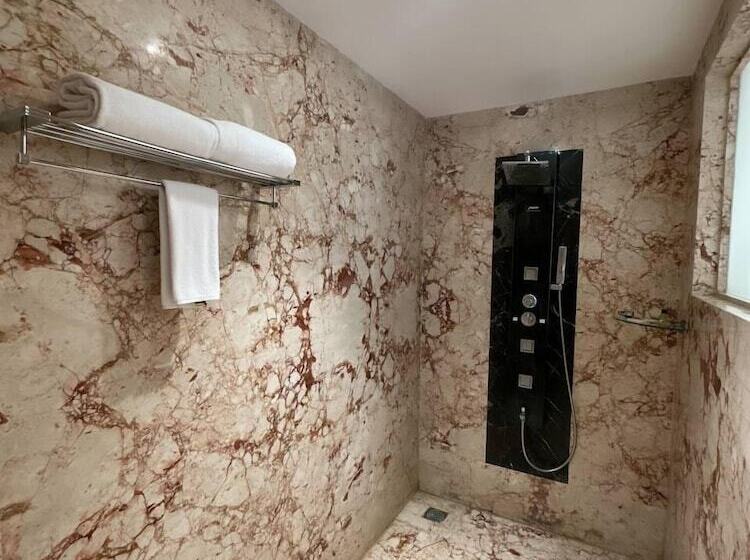 Отель Cj Pallazzio,salem