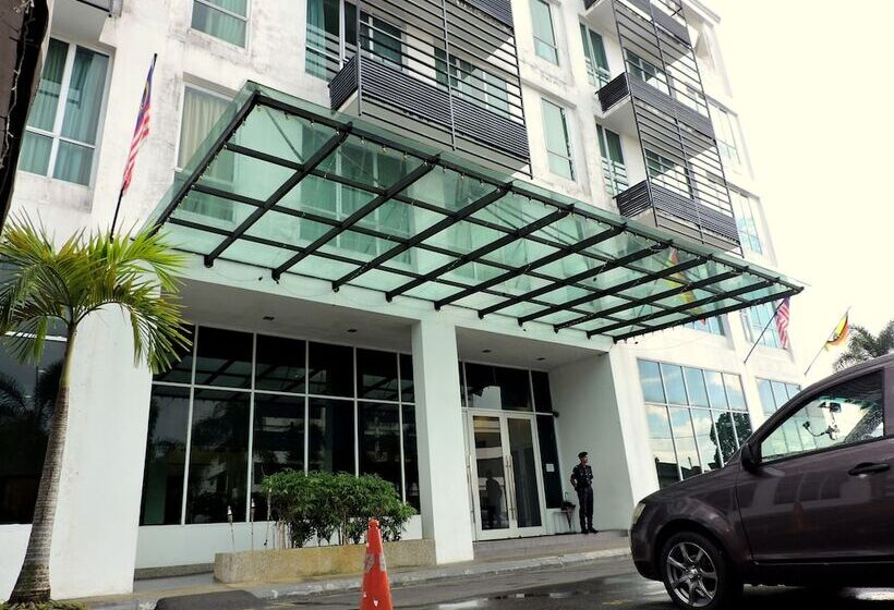 هتل Dormani  Kuching