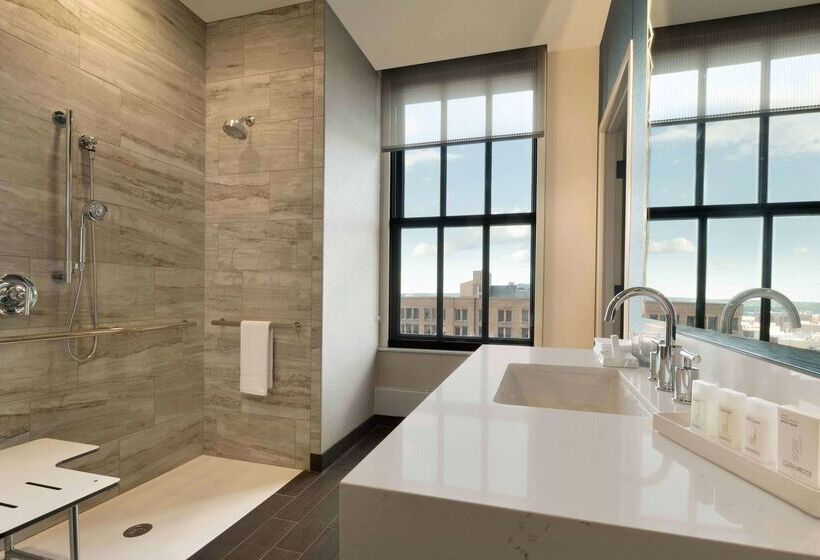 هتل Embassy Suites By Hilton Minneapolis Downtown