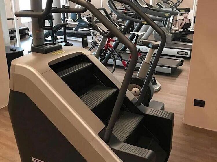 فندق Francesin Active
