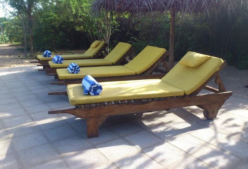 هتل Giman Free Beach Resort