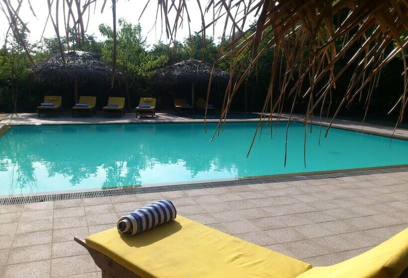 هتل Giman Free Beach Resort
