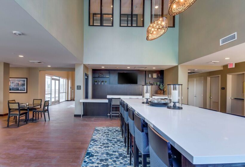 هتل Hampton Inn & Suites Los Angeles   Glendale