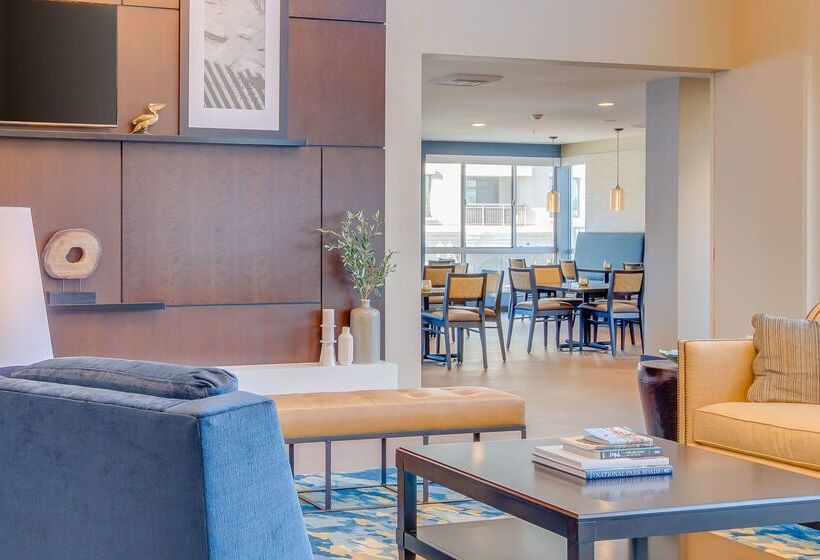 هتل Hampton Inn & Suites Los Angeles   Glendale