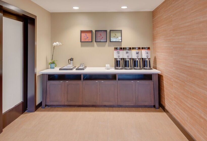 هتل Hampton Inn & Suites Los Angeles   Glendale