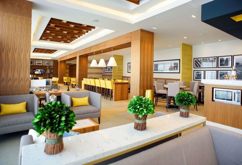 هتل Hampton Inn By Hilton Piedras Negras