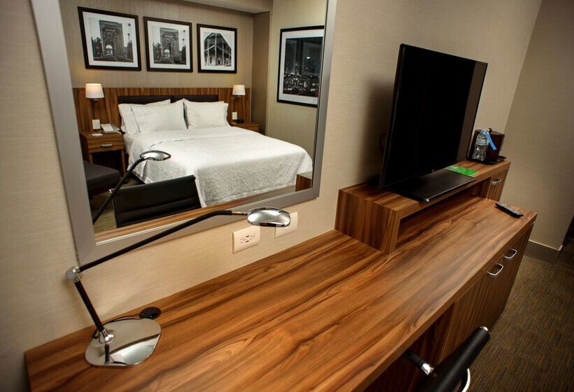 هتل Hampton Inn By Hilton Piedras Negras