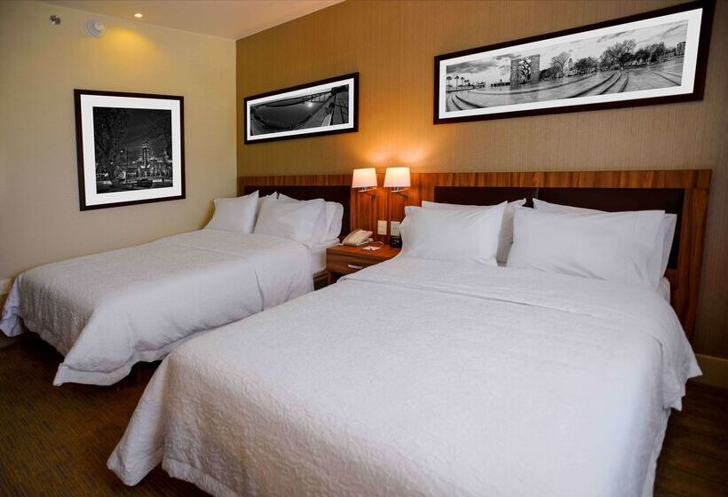 هتل Hampton Inn By Hilton Piedras Negras