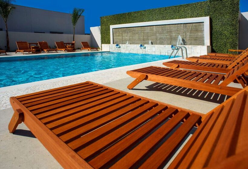 هتل Hampton Inn By Hilton Piedras Negras