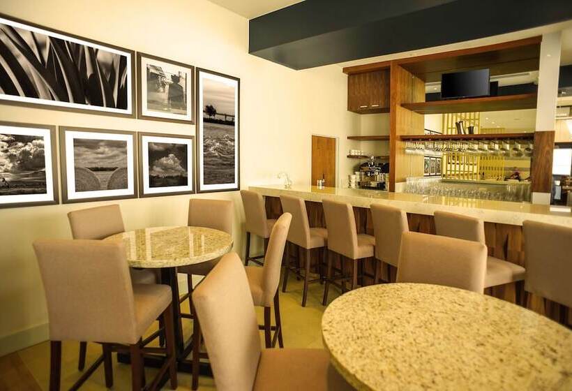 هتل Hampton Inn By Hilton Piedras Negras