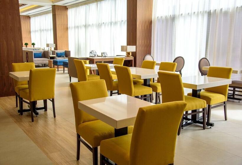 هتل Hampton Inn By Hilton Piedras Negras