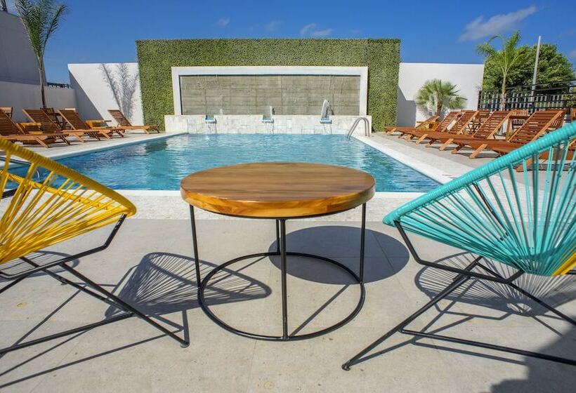 هتل Hampton Inn By Hilton Piedras Negras