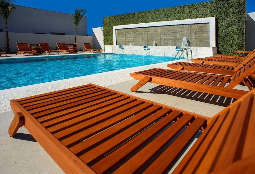 هتل Hampton Inn By Hilton Piedras Negras