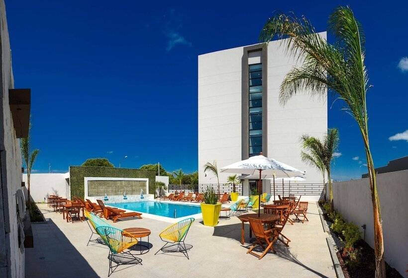 هتل Hampton Inn By Hilton Piedras Negras