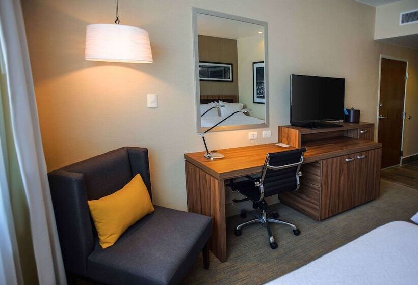 هتل Hampton Inn By Hilton Piedras Negras