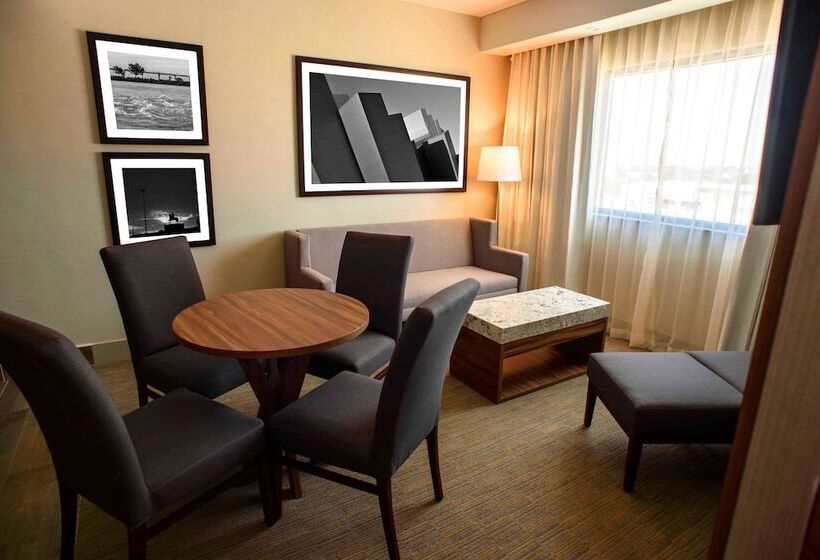 هتل Hampton Inn By Hilton Piedras Negras