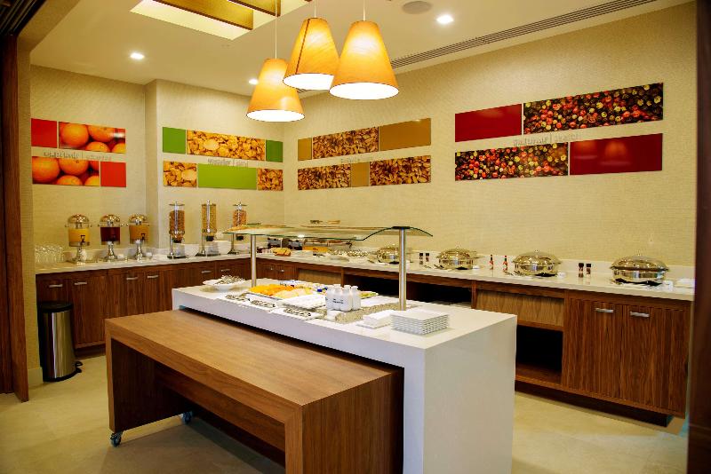 هتل Hampton Inn By Hilton Piedras Negras