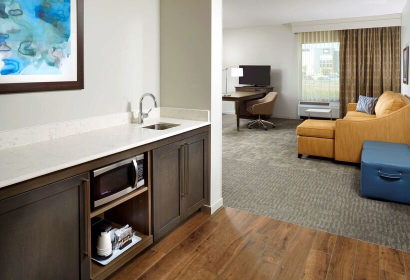 هتل Hampton Inn & Suites Pittsburgh Airport South–settlers Ridge