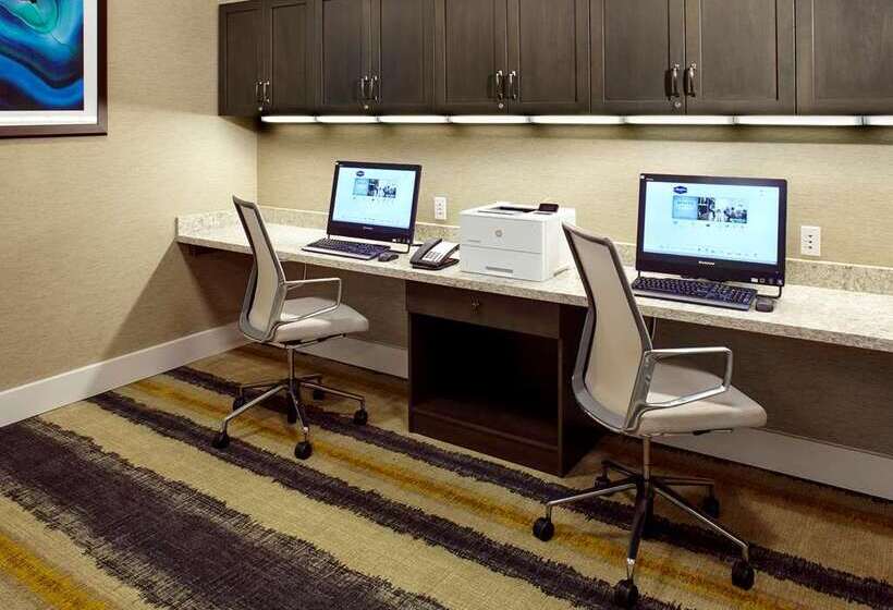 هتل Hampton Inn & Suites Pittsburgh Airport South–settlers Ridge