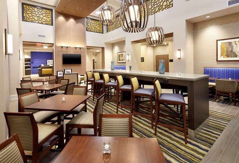 هتل Hampton Inn & Suites Pittsburgh Airport South–settlers Ridge