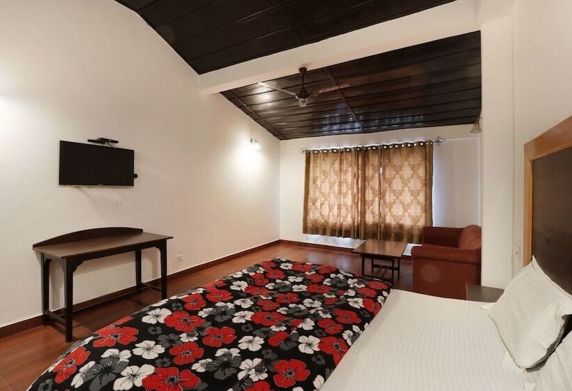 בית מלון כפרי Himalayan Club