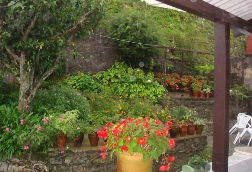 בית מלון כפרי Himalayan Club