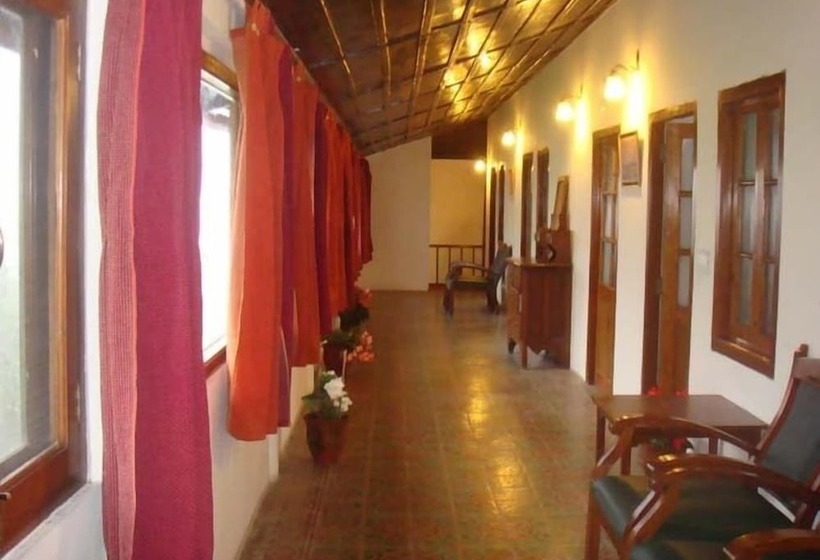 בית מלון כפרי Himalayan Club