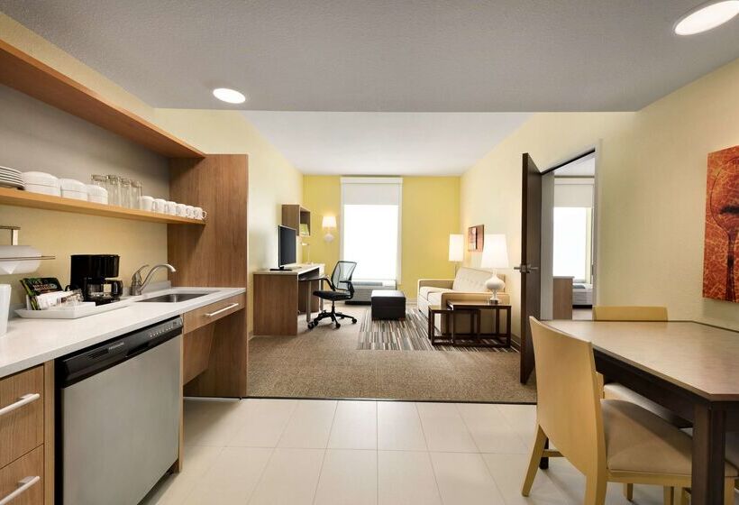 هتل Home2 Suites By Hilton Cleveland Beachwood