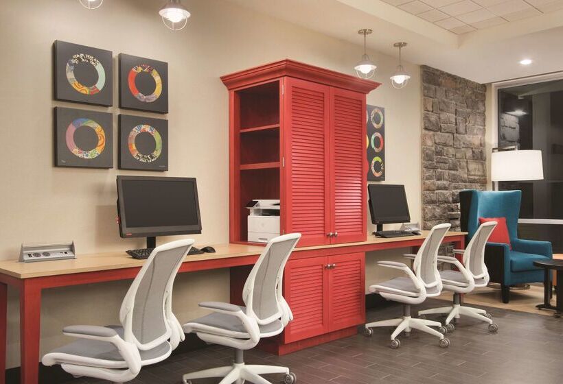 فندق Home2 Suites By Hilton Fort St. John