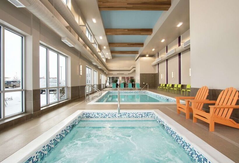 فندق Home2 Suites By Hilton Fort St. John