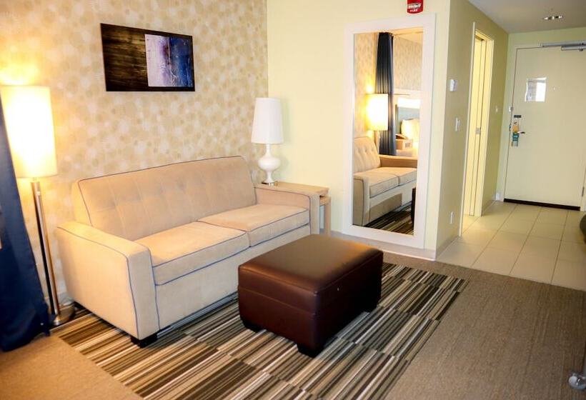 فندق Home2 Suites By Hilton Fort St. John