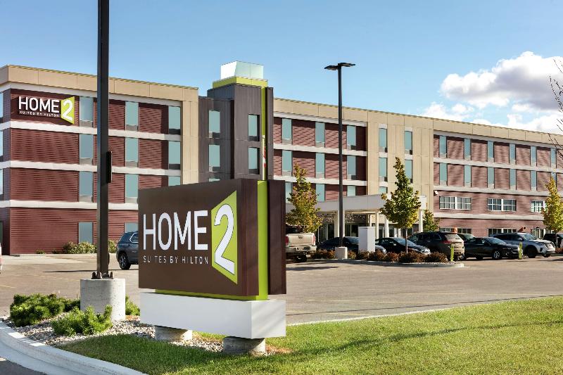 فندق Home2 Suites By Hilton Fort St. John