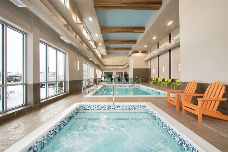 فندق Home2 Suites By Hilton Fort St. John