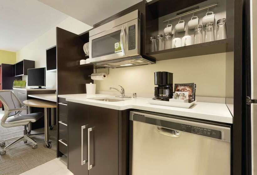 هتل Home2 Suites By Hilton La Crosse