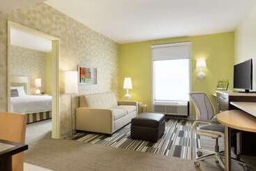 هتل Home2 Suites By Hilton La Crosse