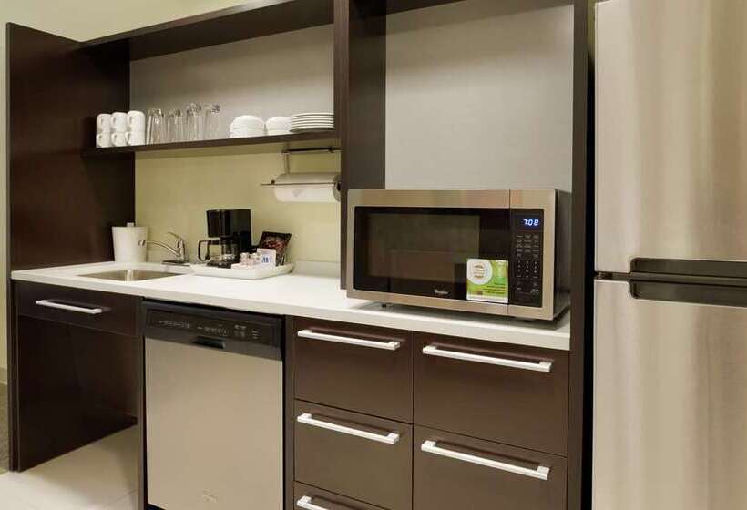 هتل Home2 Suites By Hilton La Crosse