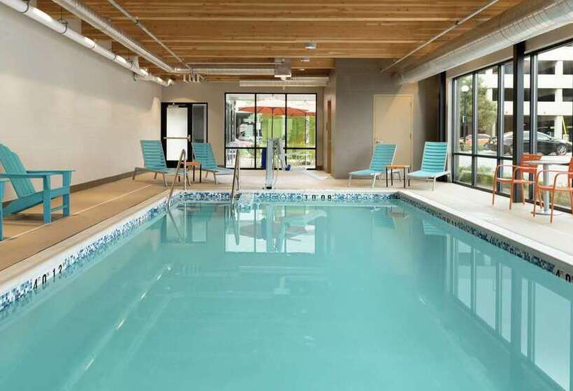 هتل Home2 Suites By Hilton La Crosse