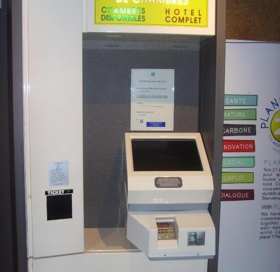 בית מלון כפרי Ibis Budget L'isle Adam