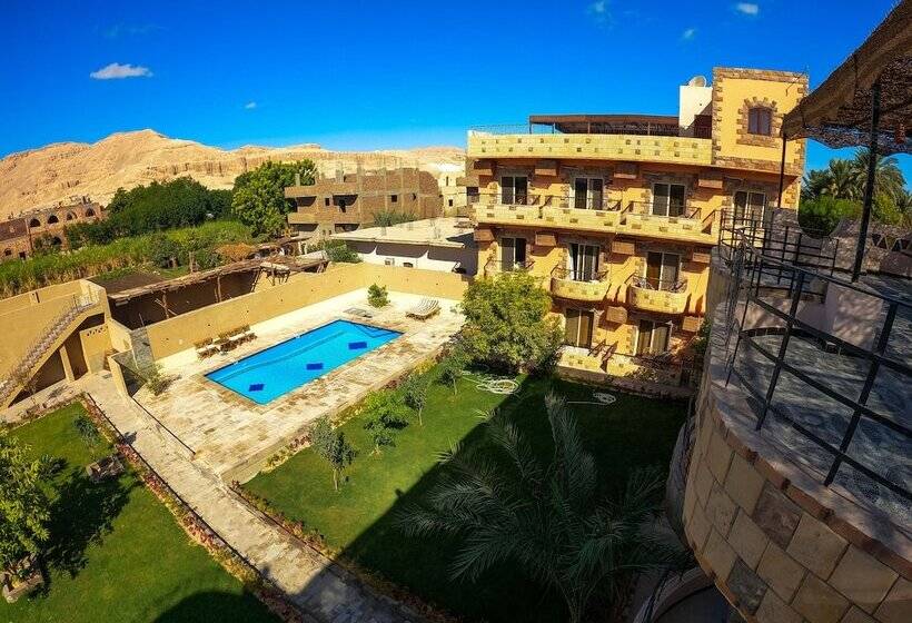 Hotel New Memnon