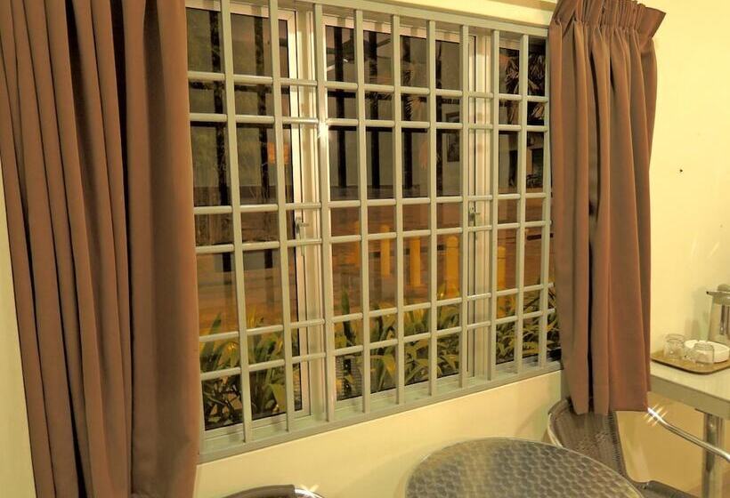 هتل Seri Nilai