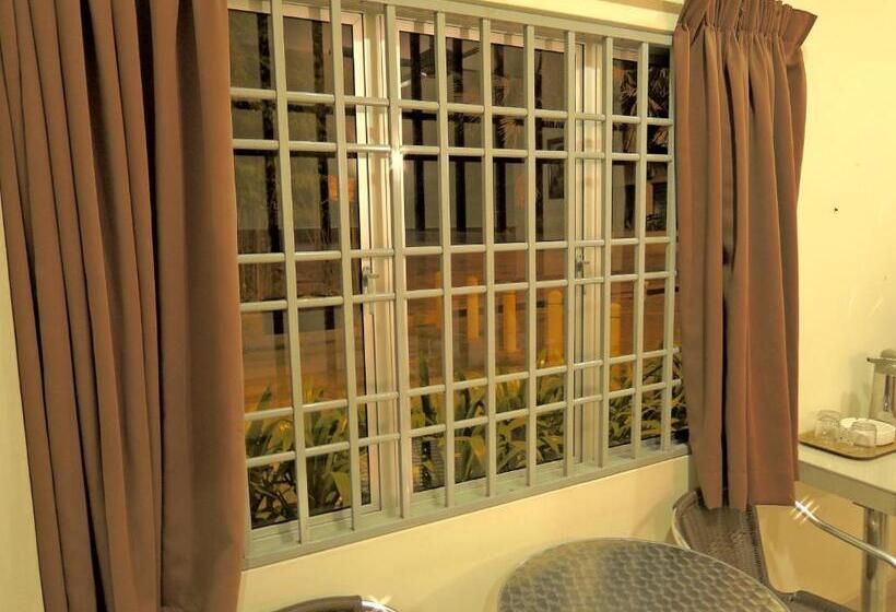هتل Seri Nilai