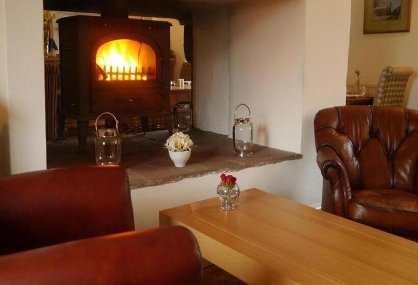 هتل 3 Millstones Inn