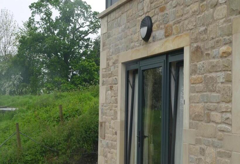 هتل 3 Millstones Inn