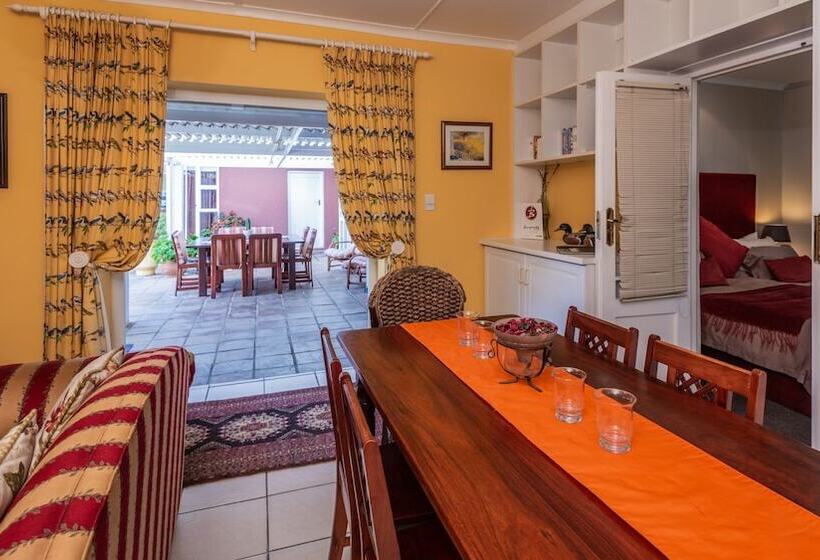 پانسیون Brown Jug Guest House