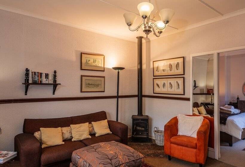 پانسیون Brown Jug Guest House