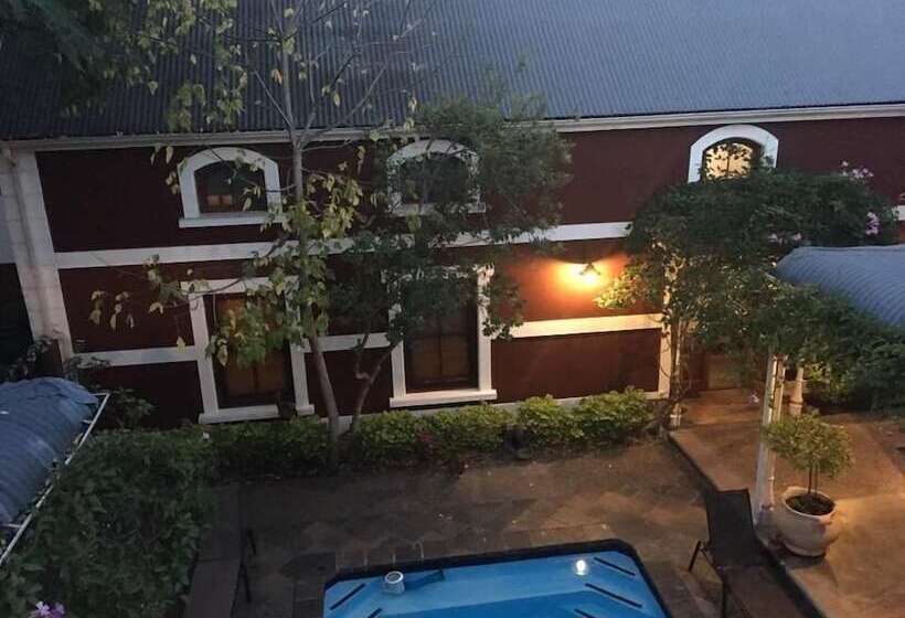 پانسیون Roosenwijn Guest House