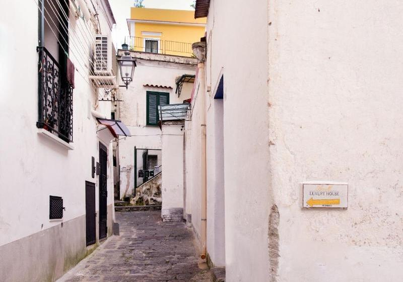 تختخواب و صبحانه Amalfi Luxury House