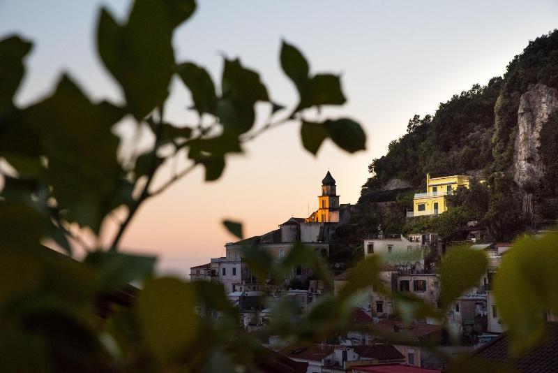 تختخواب و صبحانه Amalfi Luxury House