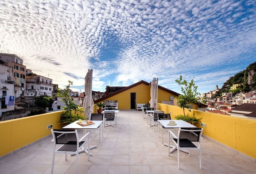 تختخواب و صبحانه Amalfi Luxury House