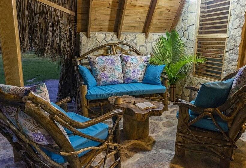 تختخواب و صبحانه Chalet Tropical Hotel & Restaurant Pizzeria